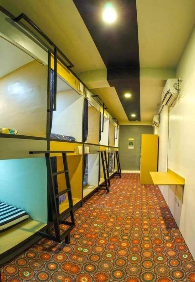 Napsule Suites Davao City Buitenkant foto
