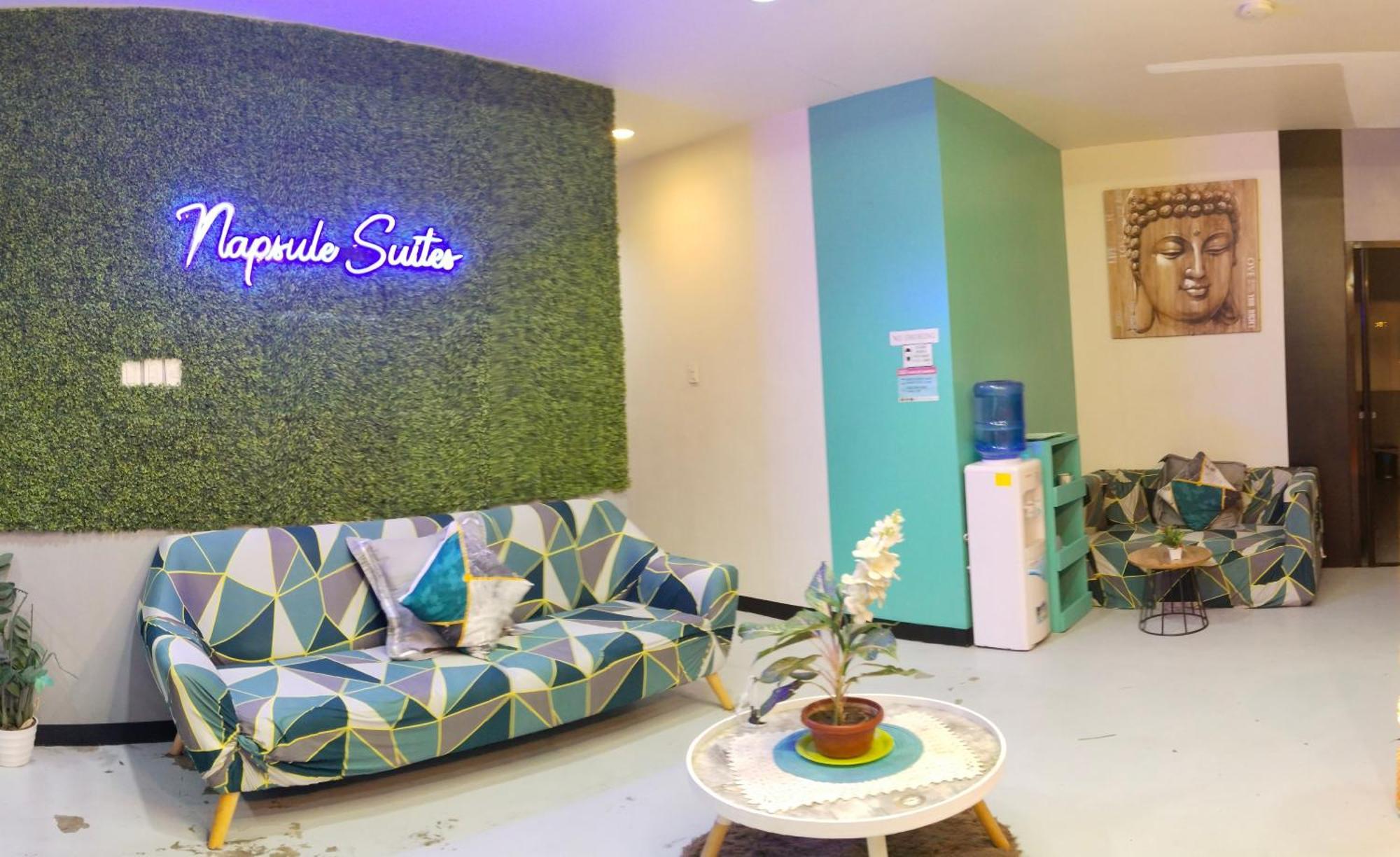 Napsule Suites Davao City Buitenkant foto