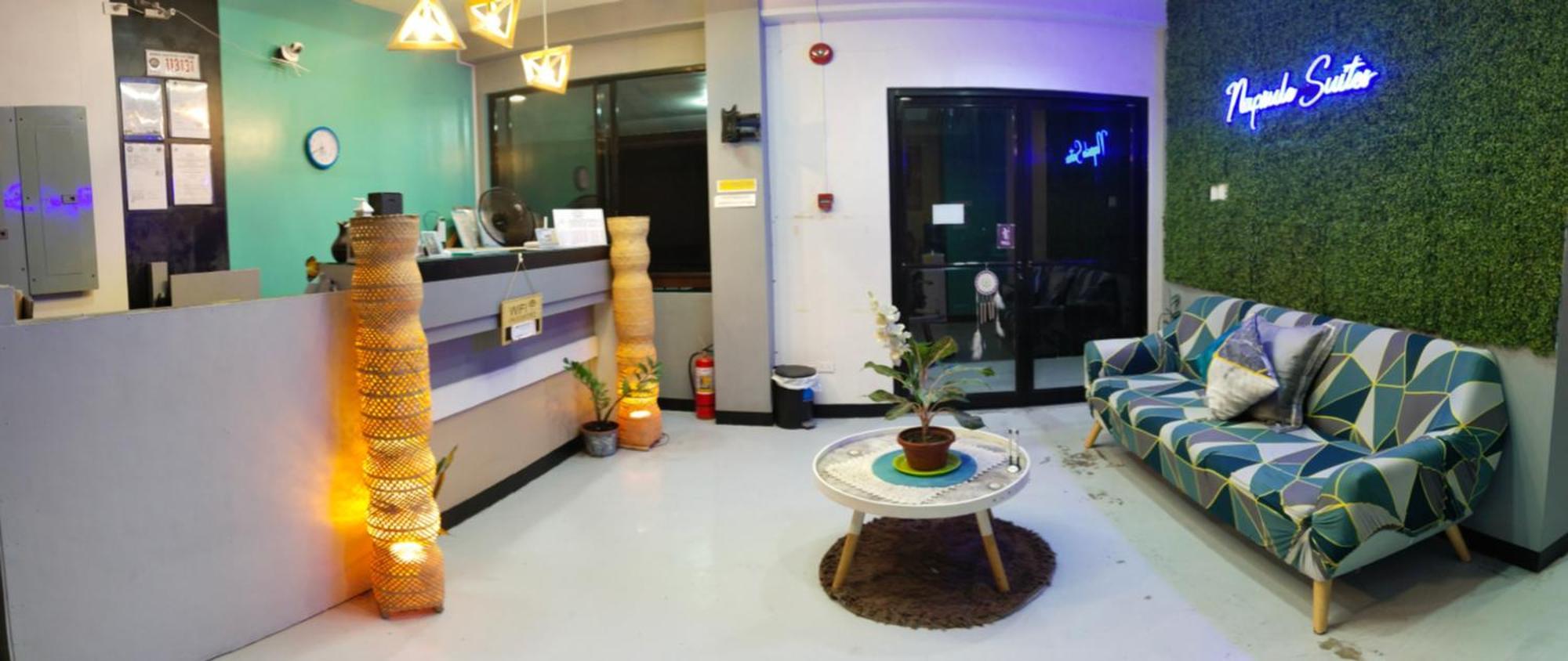 Napsule Suites Davao City Buitenkant foto